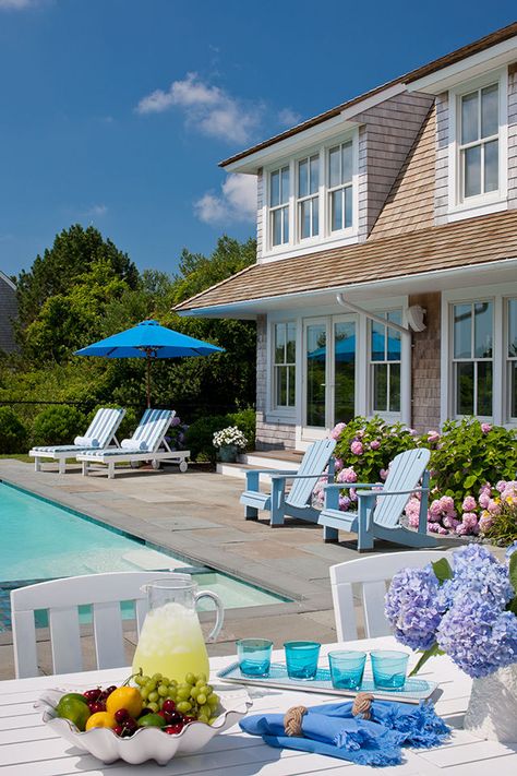 Shingled House, House Of Turquoise, Dream Beach Houses, Cape Cod House, Diy Outdoor Decor, Beach Cottages, Coastal Homes, Coastal Living, Pool House