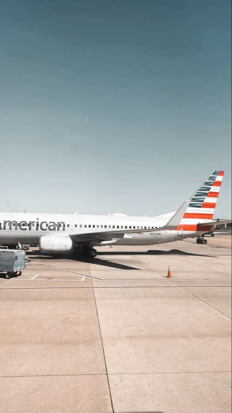 #airplane #airplaneaesthetic #travel #travelphotography #american #airlines American Airlines Aesthetic, Construction Images, American Air, Airline Travel, Travel Pictures Poses, Pictures Poses, Travel Pics, Aesthetic Pastel, Aesthetic Pastel Wallpaper