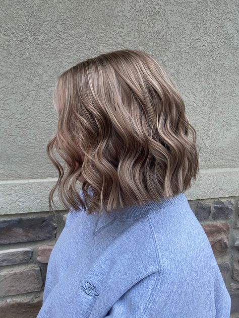 Beige Hair, Ash Brown Hair, Brown Hair Balayage, Blonde Hair Inspiration, Light Hair Color, Short Hair Balayage, Hair Inspiration Color, Hair Inspo Color, Light Hair