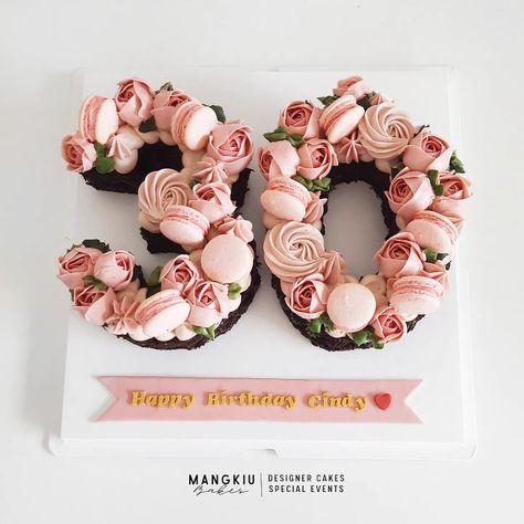 Rose Gold Number Cake, Floral Number Cake, 25 Cupcake Cake Number, Floral Number Cake Ideas, Pink Rose Cake, Number Birthday Cakes, Monogram Cake, 30 Birthday Cake, Pink Birthday Cakes