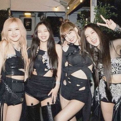 Not Just Friends, Blackpink Coachella, Blackpink Icons, Blackpink Memes, Korean K Pop, Blackpink Funny, Driving Force, Our Friendship, I Love You All