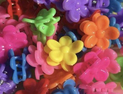 Aesthetic Hair Clips, Hair Clips Aesthetic, Kid Core Aesthetic, Hair Clips 90s, Kidcore Aesthetic, Colorful Aesthetic, Rainbow Aesthetic, Aesthetic Indie, Indie Aesthetic