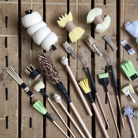 Abstract Painting Tools, Mark Making Tools Ideas, Handmade Brushes, Mark Making Tools, Household Objects, Gelli Plate Printing, Ceramic Tools, Pottery Tools, Summer Decorating Ideas