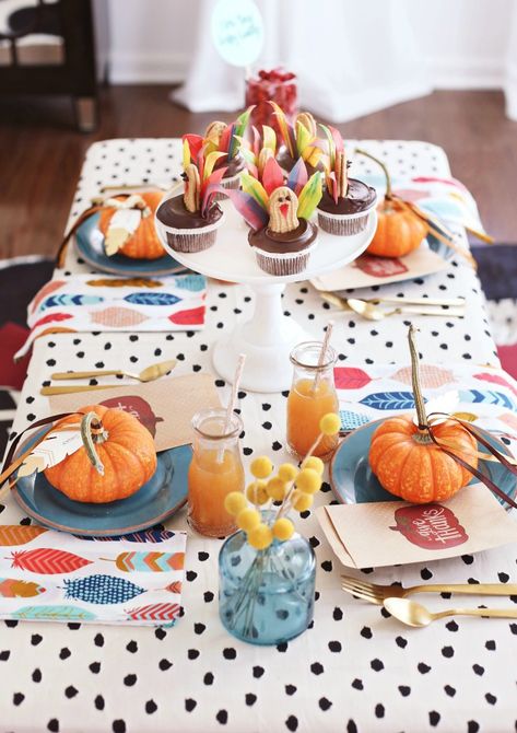 Get fun and colorful Thanksgiving kids table ideas here. Thanksgiving Kids Table Ideas, Thanksgiving Decorations Table Setting, Thanksgiving Decorations Diy Table, Thanksgiving Table Settings Diy, Elegant Thanksgiving Table, Colorful Thanksgiving, Thanksgiving Dinner Table Decorations, Thanksgiving Table Settings Simple, Thanksgiving Kids Table