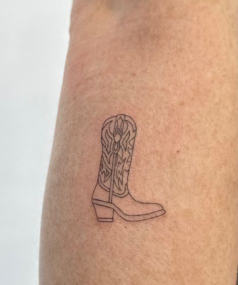 Cowboy Boot With Spur Tattoo, Spurs Tattoo, Spur Tattoo, Tattoo Western, Boots With Spurs, Boot Tattoo, Cowboy Boot Tattoo, Western Tattoo, Tattoo Fine Line