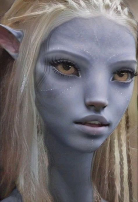 Blonde Na'vi Avatar, Albino Navi Oc, Blonde Avatar, Pink Avatar, Avatar Cosplay, Blue Avatar, Creepy Halloween Makeup, Mystical Animals, Girl Cartoon Characters