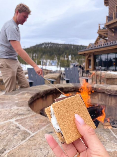 Ski Resort. Couple Ski. S'more, Snow activity. Apres Ski Big Sky, Snow Day, Luxury Life, Campfire, Mood Board