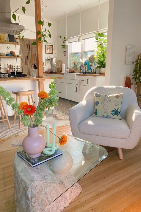 ʚ♡ɞ on Twitter: "bright and early… " Colorful Apartment Aesthetic, Honolulu Apartment, Avant Basic, Pastel Scandinavian, Sophisticated Home Decor, Apartment Vibes, 아파트 인테리어, Hippie Decor, College Apartment