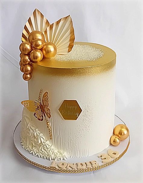 Gold Cake Design Birthday, Buttercream Cake Designs, Golden Cake, Fondant Cake Designs, Birthday Cake Decorating Ideas, Cake Recipes Easy Homemade, Beautiful Cake Designs, Elegant Birthday Cakes, New Year's Cake