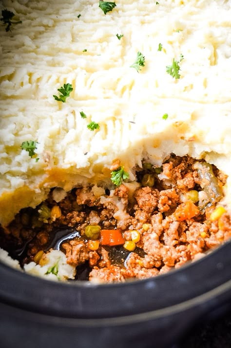 Shepards Pie Crock Pot Easy, Slow Cooker Shepards Pie Ground Beef, Shepherds Pie In Crockpot, Shepherds Pie Crockpot, Shepard Pie Soup Crockpot, Slow Cooker Shepherds Pie Recipe, Shepherds Pie Crockpot Recipe, Crockpot Sheppard’s Pie, Crockpot Shepards Pie Slow Cooker