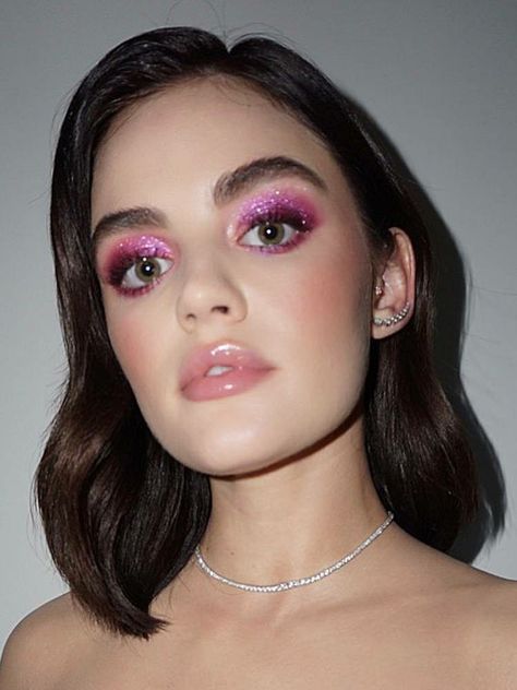 Makeup For White Dress, Silver Eyeshadow Looks, Pink Eyeshadow Looks, Simple Eyeshadow Looks, Brown Eyeshadow Looks, Red Eyeshadow Look, Light Pink Eyeshadow, Purple Eyeshadow Looks, Fall Eyeshadow Looks