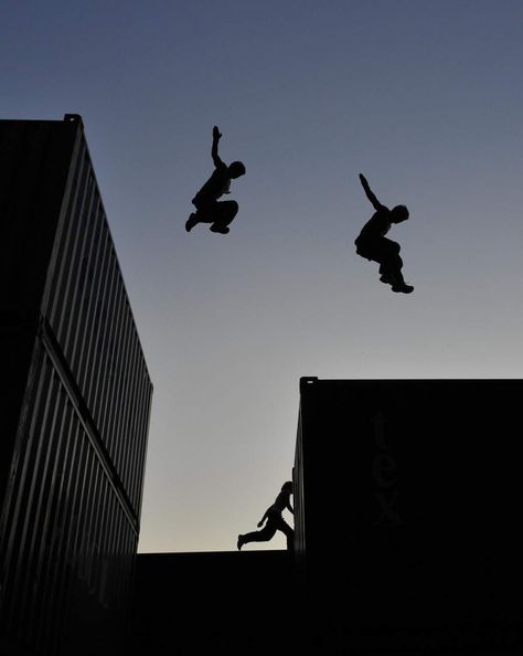 Roof Jumping Aesthetic, Free Running Aesthetic, Female Parkour Aesthetic, Freerunning Parkour Aesthetic, Run Aesthetic Dark, Parkour Women, Female Parkour, On The Run Aesthetic, Jump From Building