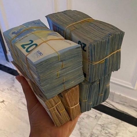 Fake Money, Money Pictures, Money On My Mind, Visual Board, Money Magnet, Money Talks, Money And Happiness, Rich Life, Money Cash