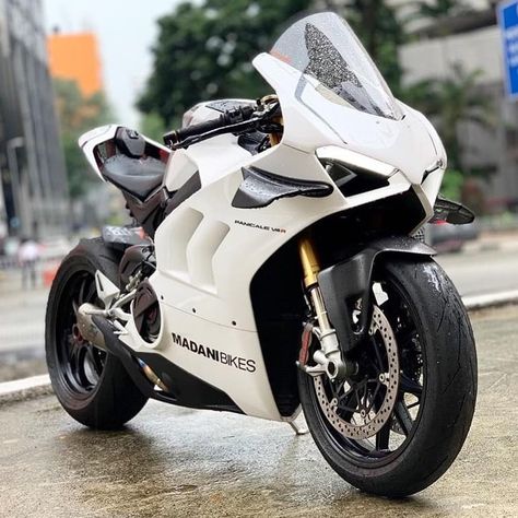 White Ducati, Sportbike Motorcycles, Xe Ducati, Ninja Bike, Ducati Panigale V4, Ducati Motorcycle, Moto Ducati, Panigale V4, Kawasaki Bikes