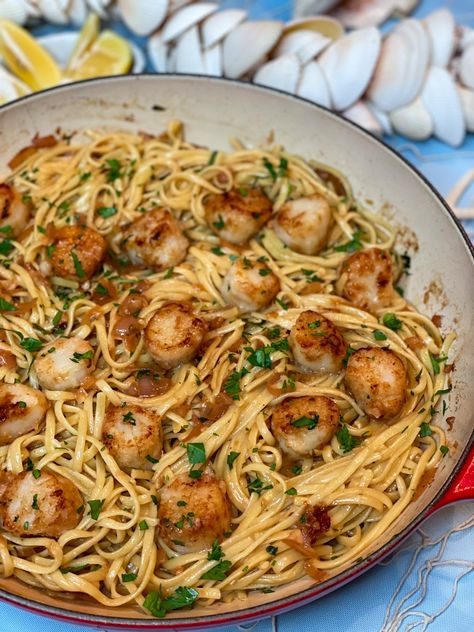 Scallop Linguine Scallop Linguine, Healthy Baking Desserts, Lemon Garlic Sauce, Linguine Recipes, Dried Scallops, No Cook Appetizers, Healthy Grilling, Vegetable Pasta, Scallops Seared