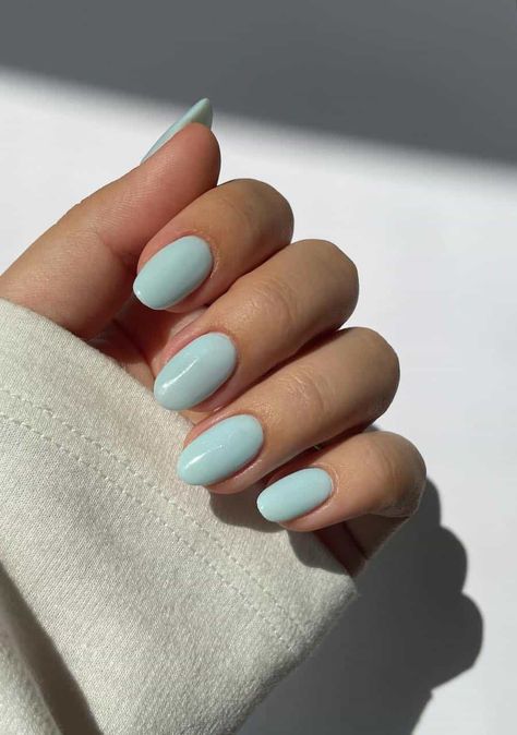 26 Stunning Dip Nail Ideas To Inspire Your Next Mani Metallic Dip Nails, Beachy Almond Nails, Powder Dip Nail Ideas, Simple Dip Nails, Dip Manicure Ideas, Power Dip Nails Ideas, Nail Ideas Y2k, Short Dip Nails, Glitter Dip Nails