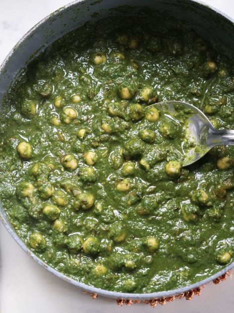 Easy Chana Saag (Chana Palak) - Some Indian Girl Chana Saag Recipe, Chana Palak, Chana Saag, Chickpeas And Spinach, Curried Chickpeas, Saag Recipe, Tandoori Paneer, Indian Dinner Recipes, Chickpea And Spinach Curry