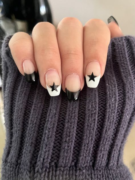 Nails Inspiration For 13 Yo, Nail Ideas For 12 Yo, Nails For 12-13 Year, Nail Ideas Teenage Girl, Nails For 11 Year Girl, White And Black Nails With Designs, Nail Inspo For 12 Yo, Teen Girl Nail Ideas, Acrylic Nail Lengths