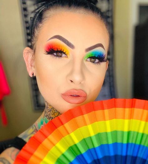 Rainbow Pride Makeup Inspo.   #pridemakeup #pridemonth #rainbowmakeup #rainboweyes Pride Eyeshadow, Makeup Pride, Euphoria Style, Rainbow Eye Makeup, Vibrant Makeup, Cute Eyeshadow Looks, Pride Makeup, Make Up Inspiration, Bronze Makeup