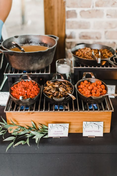 Catering Kitchen Ideas, Hot Food Table Display, Food Warming Station, Catering Stands Ideas, Omlet Station Bar Ideas, Creative Catering Displays, Rustic Catering Display, Catering Buffet Setup, Catering Organization Ideas