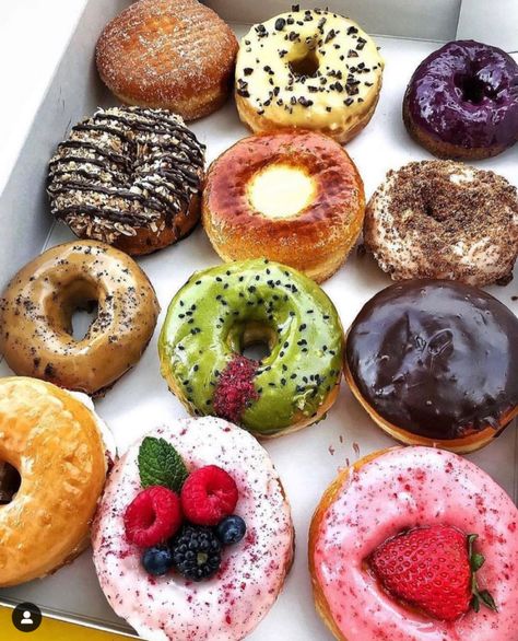 Donut Flavors, Vegan Donuts, Delicious Donuts, Food Drinks Dessert, Cute Desserts, Donut Recipes, Food Obsession, Cafe Food, Yummy Food Dessert