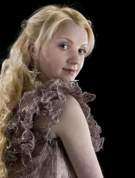 Portrait of Luna Lovegood — Harry Potter Fan Zone Luna Lovegood Dress, Luna Lovegood Style, Harry Potter Luna Lovegood, Harry James Potter, Harry Potter Love, Luna Lovegood, Tom Felton, Harry Potter Series, Harry Potter Movies