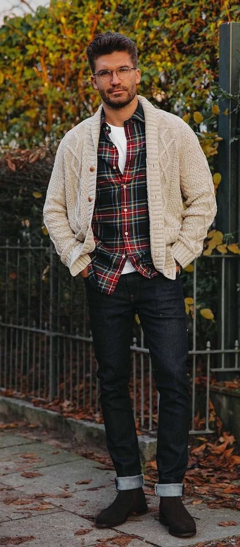 Christmas Outfits Men Casual, Plaid Outfit Men, Christmas Outfit Ideas For Men, Christmas Plaid Outfit, Mens Fall Sweaters, Christmas Party Outfit Casual, Men Christmas Outfit, Mens Christmas Party Outfit, Checked Shirt Outfit