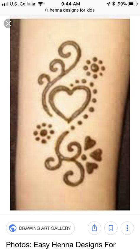 Henna Tattoo Designs Flower, Mini Henna Designs, Simple Henna Art, Heart Henna, Small Henna Tattoos, Small Henna Designs, Henne Tattoo, Henna Flower Designs, Wrist Henna