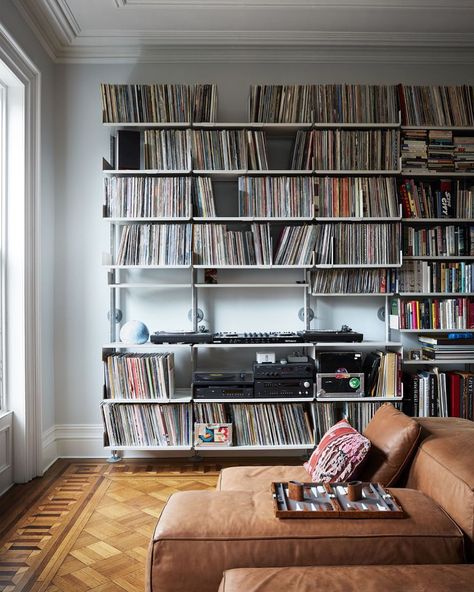 A vinyl-record collection displayed on Vitsoe shelving inside @lindseyadelman’s 1920s townhouse. 📸: by Stephen Kent Johnson as seen in our May 2018 issue. Record Shelves, Lindsey Adelman, Vinyl Room, Record Room, Multi Room Audio, Vinyl Record Collection, Park Slope, Audio Room, Vinyl Record Storage