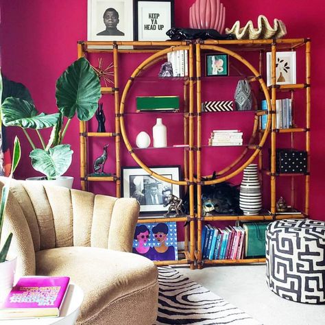 Sarisa M. on Instagram: “Happy Labor Day! + It’s another round of sharing one of the amazing hostess’ of #dailydecordistraction!! I’m sure you guys recognize these…” Afro Boho Decor, Afro Boho, Maximalist Living Room, Chic Office Decor, My Home Office, Apartment Makeover, Another Round, Glam Room, Minimal Decor