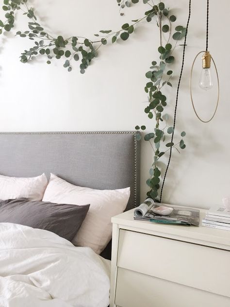 DIY Eucalyptus Garland Diy Eucalyptus Garland, Diy Eucalyptus, Farmhouse Side Table, Cute Dorm Rooms, Eucalyptus Garland, Dekorasi Kamar Tidur, Ideas Hogar, White Sheets, 아파트 인테리어