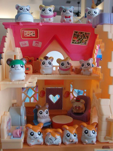 Ham-Ham House! How many of my ham ham fans got their hamster obsession from Hamtaro? :)) I did! And I actually still have this house. Hamtaro Toys, Ham House, Cats Anime, Creepy Stuff, 90s Toys, Nostalgic Toys, Space Aliens, 90s Childhood, Polly Pocket