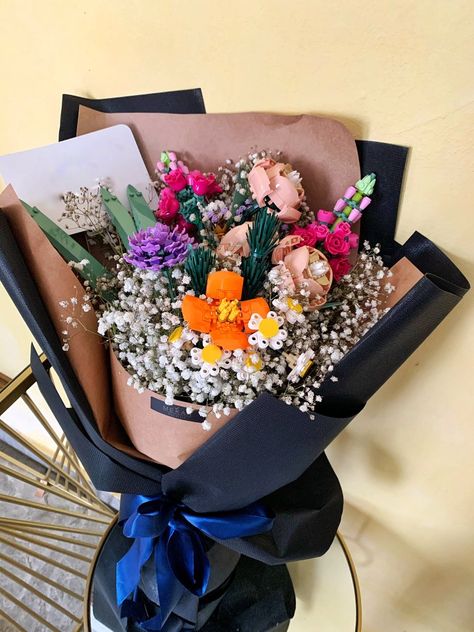 Minecraft Flower Bouquet, Lego Bucket, Lego Bouquet, Lego Flowers, Flowers For Men, Graduation Photo, Graduation Photos, Wedding Inspo, Flowers Bouquet