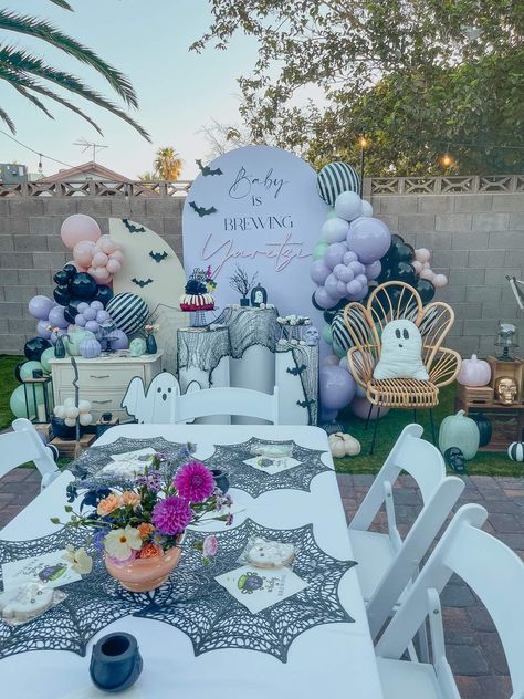 Halloween Themed Baby Shower Ideas, Halloween Shower Ideas, Shower 2023, Themed Baby Shower Ideas, Jordan Baby Shower, Baby Shower Halloween, Sprinkle Ideas, October Baby Showers, Halloween 1st Birthdays