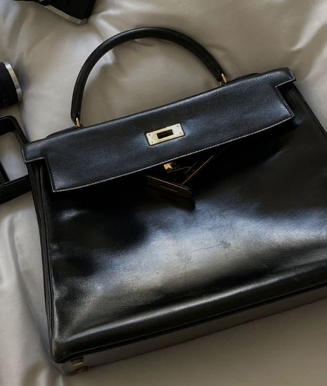 Hermes Kelly Bag Aesthetic, Hermes Kelly Vintage, Kelly Bag Aesthetic, Aesthetic Purses, Vintage Kelly Bag, Vintage Hermes Bag, Hermes Vintage, Bag Wishlist, Vintage Kelly