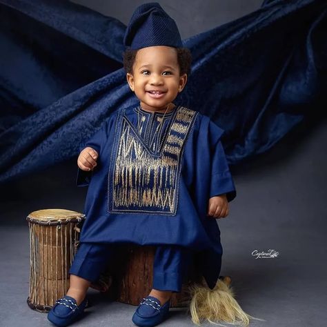 Agbada Styles For Kids, Agbada Outfit, Baby African Clothes, African Kids Clothes, Agbada Design, Kids Kaftan, Kids Dress Boys, Dress For Kids, African Dresses For Kids