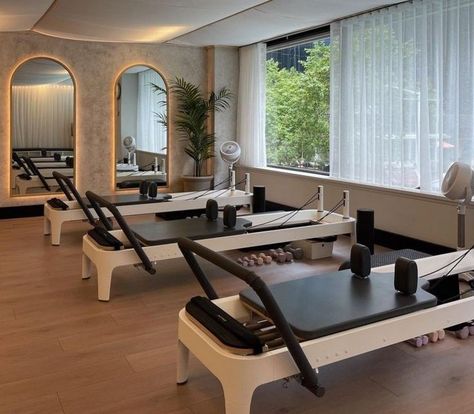 Pilates Studio Design, Reformer Pilates Studio, Pilates Yoga Studio, Pilates Machines, Hot Pilates, Studio Pilates, Pilates Videos, Reformer Pilates, Wellness Studio