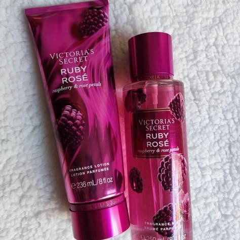 Victoria's Secret Perfume, Profumo Victoria Secret, Victoria Secret Body Spray, Victoria Secret Lotion, Victoria Secret Fragrances, Perfume Body Spray, Bath N Body Works, Eye Makeup Pictures, Victoria Secret Perfume