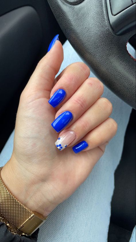 #nails #nailsart #blue #flowers Nails Art Bleu, Electric Blue Nails, Dream Music, Soft Nails, Semi Permanent, Blue Nails, Short Nails, Nails Inspiration, Nail Inspo