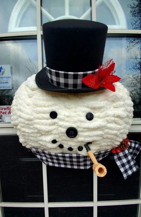 Diy Wreath Christmas, Diy Snowman Crafts, Snowmen Wreaths, Snowman Wreaths, Snowmen Crafts, Snowman Head, Snowman Crafts Diy, Snowman Christmas Decorations, Diy Snowman