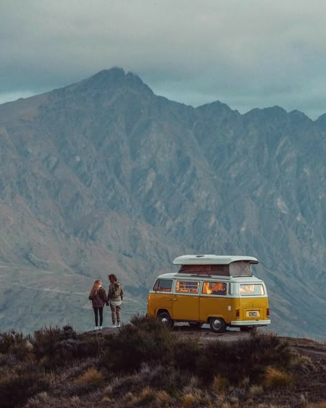 Vw Camper, Camping Life, Beautiful Places In The World, Vw Bus, In The Mountains, Travel Aesthetic, Nature Travel, Most Beautiful Places, Camper Van