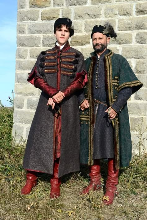 Old Slavic Clothes, Eastern Europe Clothing, Medieval Polish Clothing, High Medieval Clothing, 18th Century Russian Fashion, Irish Culture Clothing, Traditional Russian Mens Clothing, Russian Fantasy Clothing, Polish Medieval Clothing