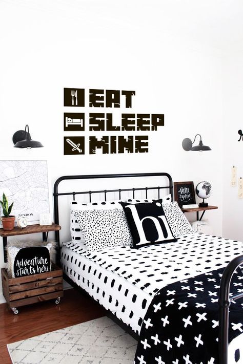 Cool Kids Bedrooms, Room Black, Kids Bedroom Sets, Black And White Decor, Boy Bedroom, Big Boy Room, Boys Bedrooms, Boy's Bedroom, Toddler Room