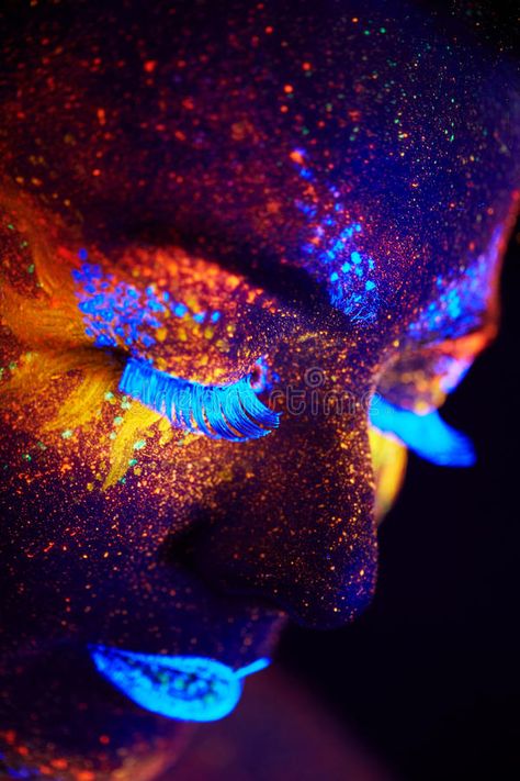 Uv Photography, Uv Makeup, Neon Photography, Photography Abstract, Neon Makeup, Body Art Photography, Art Photography Portrait, Paint Photography, Neon Painting