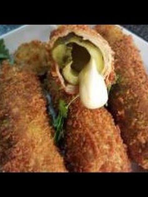 Pickle mozzarella sticks are the food mash-up we never knew we needed - It's a Southern Thing Pickle Ideas, Deep Fried Pickles, Apple Bread Recipe, Country Fried, Beef Stew Crockpot, Pot Beef Stew, Fried Pickles, Apple Bread, Mozzarella Sticks