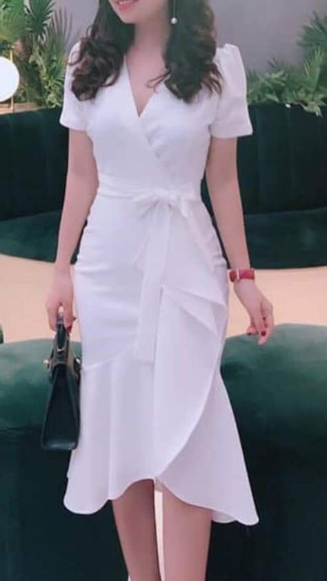 Elegant White Dress Classy Chic, Sunday Dress Outfit Classy, White Sunday Dress, Sunday Dress Outfit, Wraparound Dress, Summer Outfits Curvy, Boho Summer Outfits, Elegant Dresses Classy, Designer Dresses Casual