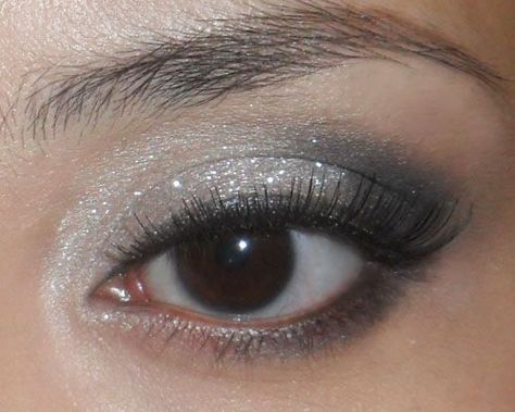 Silver Eye Makeup, Angel Makeup, Concert Makeup, Silver Makeup, Formal Makeup, Sparkle Party, Glitter Eye Makeup, Smink Inspiration, Swag Makeup