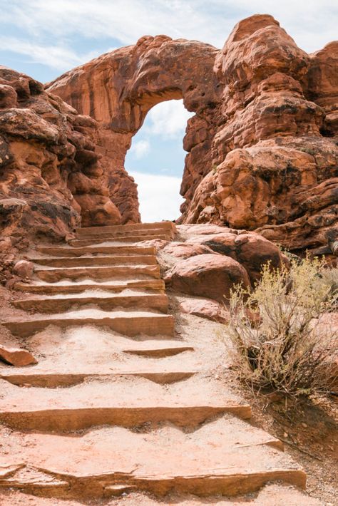 Best Arches in Arches National Park [Complete Guide] - Zion National Park Photography, Zion National Park Utah, National Parks Photography, Utah National Parks, Drive Through, National Parks Trip, Arches National Park, Us National Parks, Winter Layering