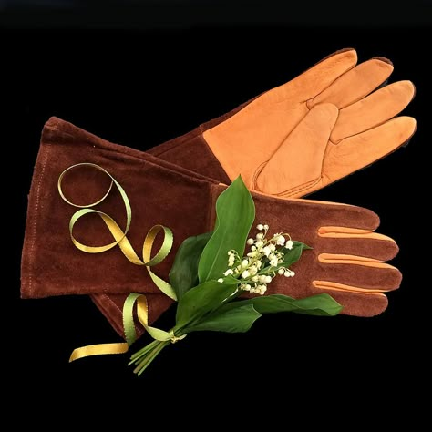 A pair of Leather Rose Gloves is available in two sizes (medium and large) and is $44 from florist Emily Thompson. Prune Roses, Leather Gardening Gloves, Garden Gadgets, Garden Gloves, Gauntlet Gloves, Gardening Gear, Owl Wall Art, Leather Rose, Bespoke Fashion