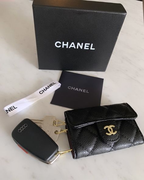 Audi Keys Aesthetic, Chanel Key Holder, Audi Keys, Audi Luxury, Key Wallet, Luxury Aesthetic, Black Clutch, Key Covers, Coco Chanel